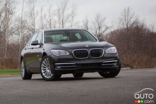 Research 2000
                  BMW 740Li pictures, prices and reviews