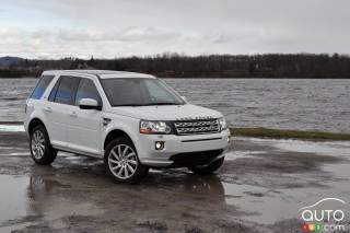 Research 2012
                  Land Rover LR2 pictures, prices and reviews