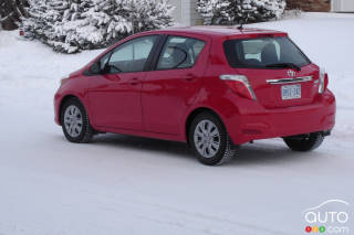 2012 Toyota Yaris Hatchback Le 5 Door Car Reviews Auto123