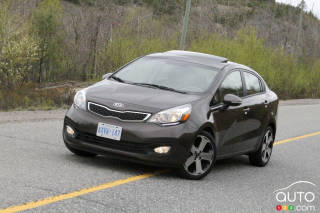 12 Kia Rio Sx Sedan Car Reviews Auto123