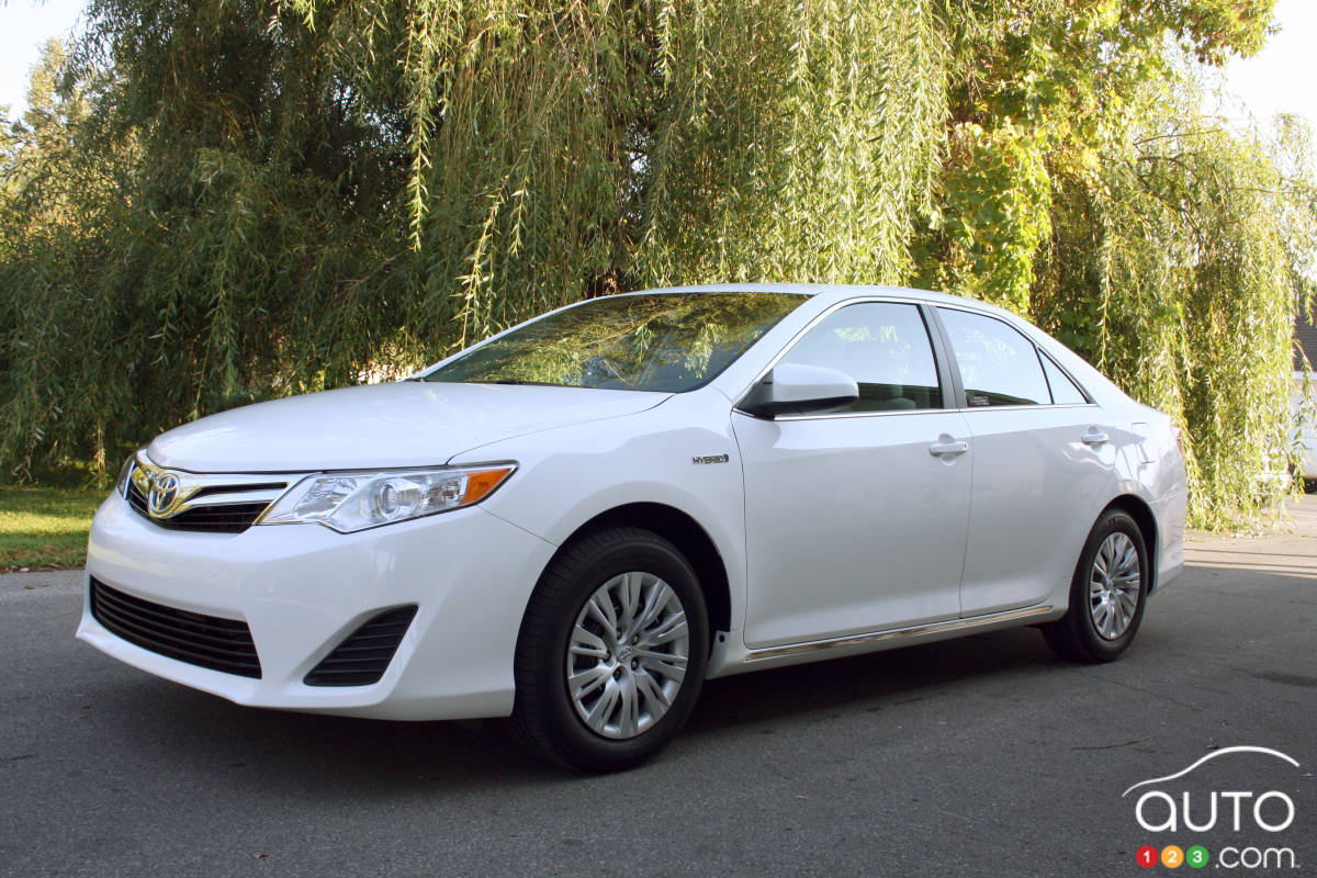 2012 Toyota Camry Hybrid XLE Review