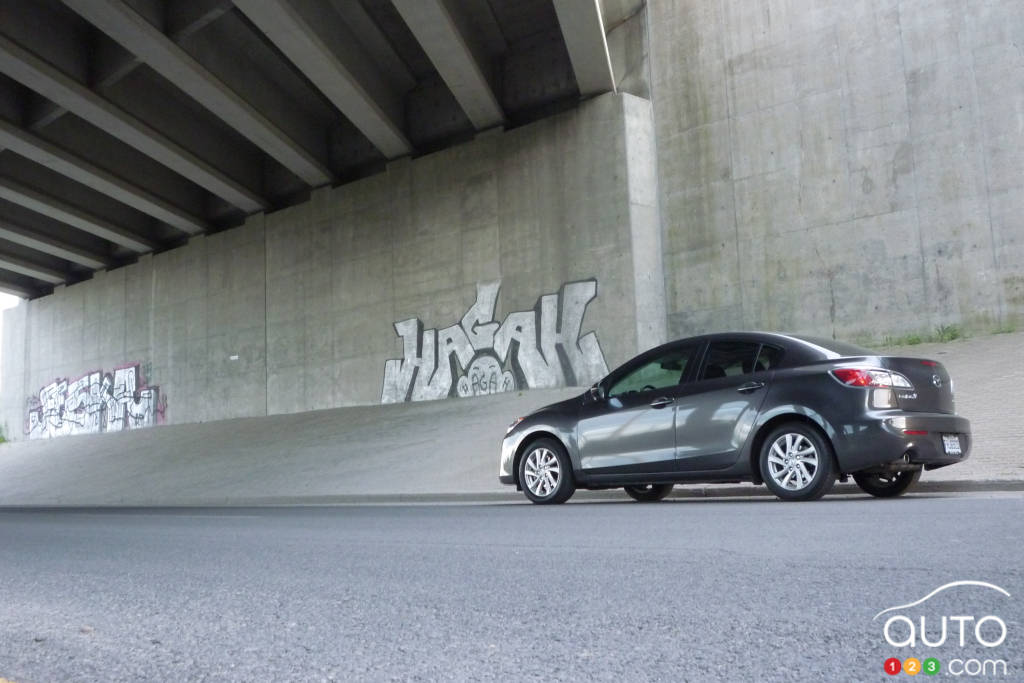 2012 Mazda3 GSSKY Car Reviews Auto123