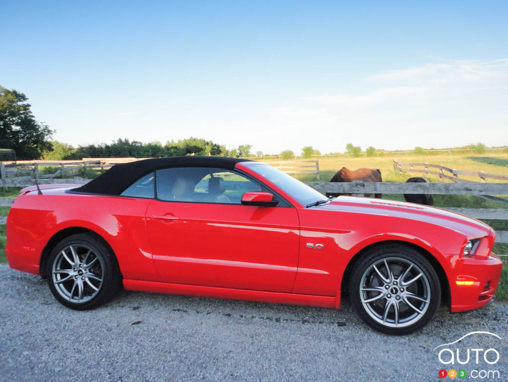 2013 Ford mustang gt convertible review #1