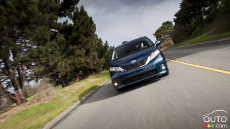2012 Toyota Sienna SE Review