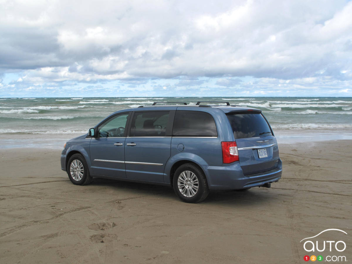Chrysler Town & Country Limited 2012 : essai routier