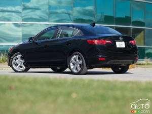 2013 Acura ILX Tech Review
