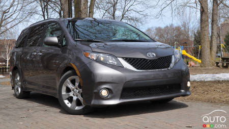2013 Toyota Sienna SE Review