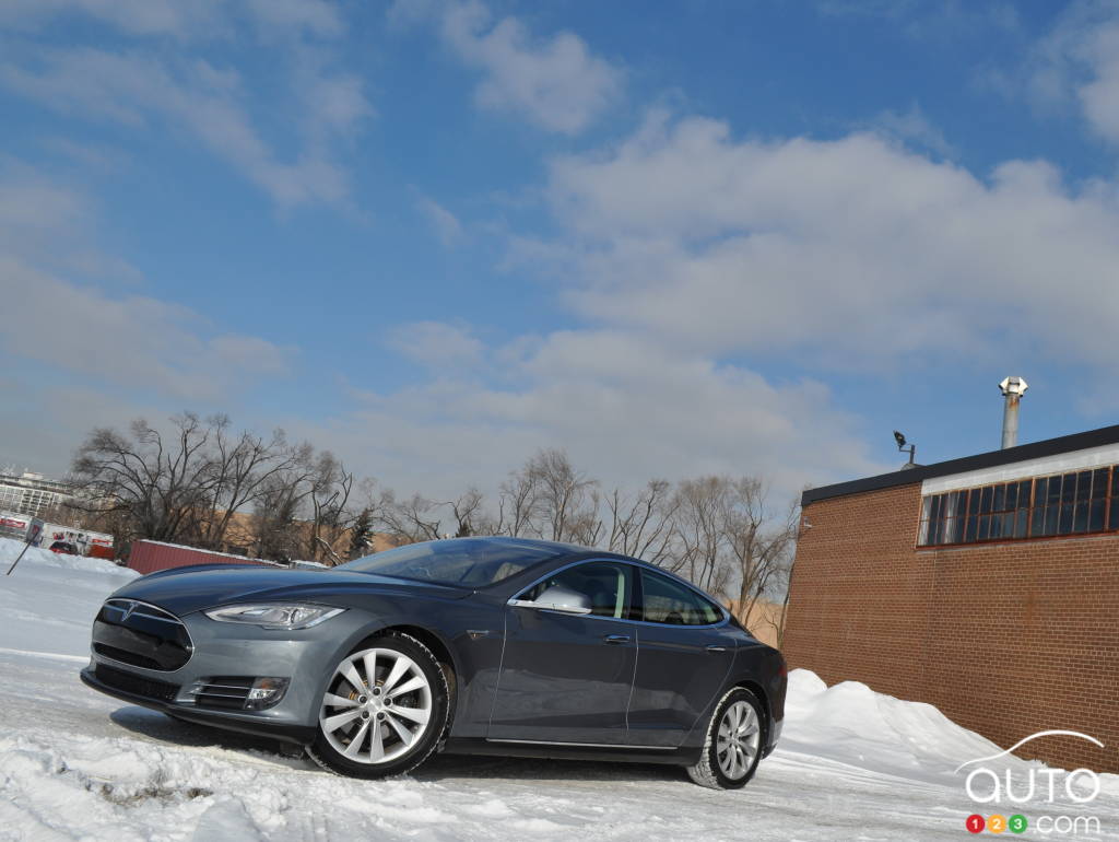 Tesla Model S 2014