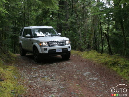 2014 Land Rover LR4 Review