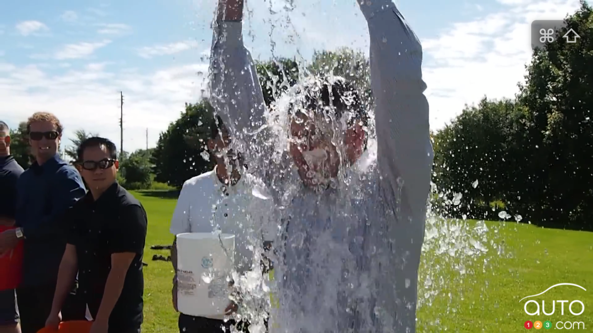 Seau d'eau glacée: Hyundai Canada a relevé le défi! (vidéo)
