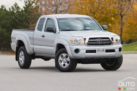 Toyota recalls 790,000 Tacomas worldwide