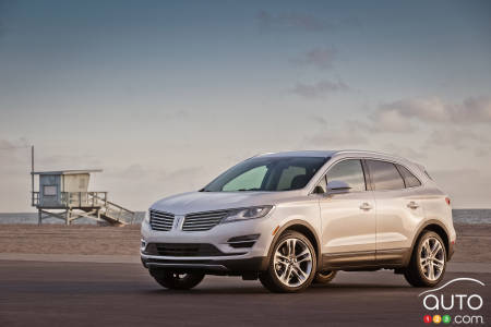 13,500 Lincoln MKCs recalled after drivers accidentally turn the engine off