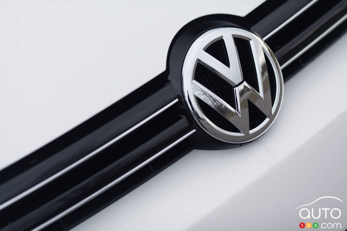 Switzerland bans registration of Volkswagen diesel cars