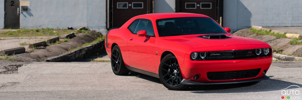 2015 Dodge Challenger R/T Scat Pack Shaker review | Car Reviews | Auto123