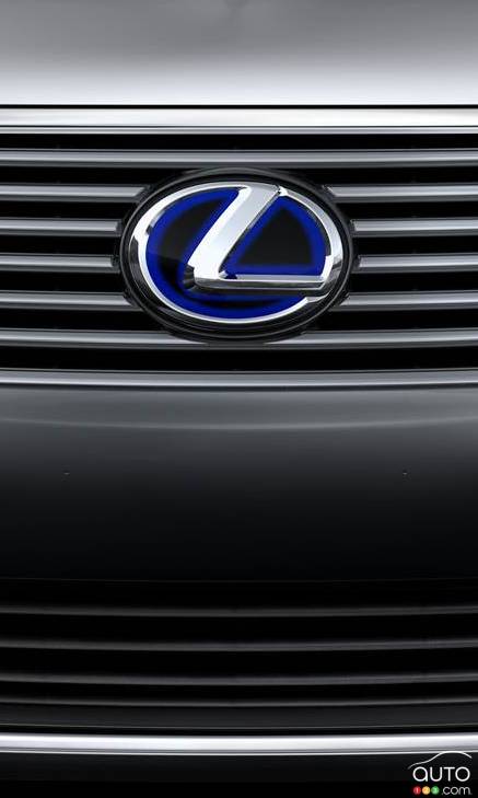 Hydrogen-powered Lexus LS prepares for Tokyo Auto Show