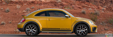 Los Angeles 2015: Volkswagen introduces 2016 Beetle Dune
