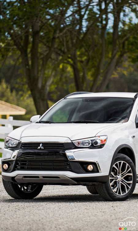 Los Angeles 2015: World premiere of 2016 Mitsubishi RVR