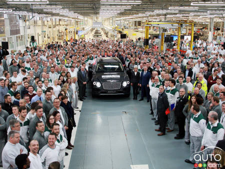 Le 1er Bentley Bentayga sort de la ligne de montage