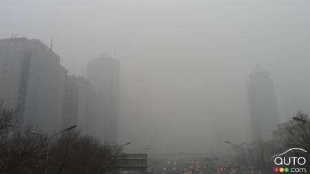 Smog leads to red alert in Beijing