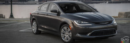 2015 Chrysler 200 Limited Week-Long Test Drive | Car Reviews | Auto123