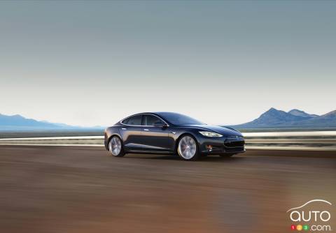 Tesla’s Nevada battery factory on track