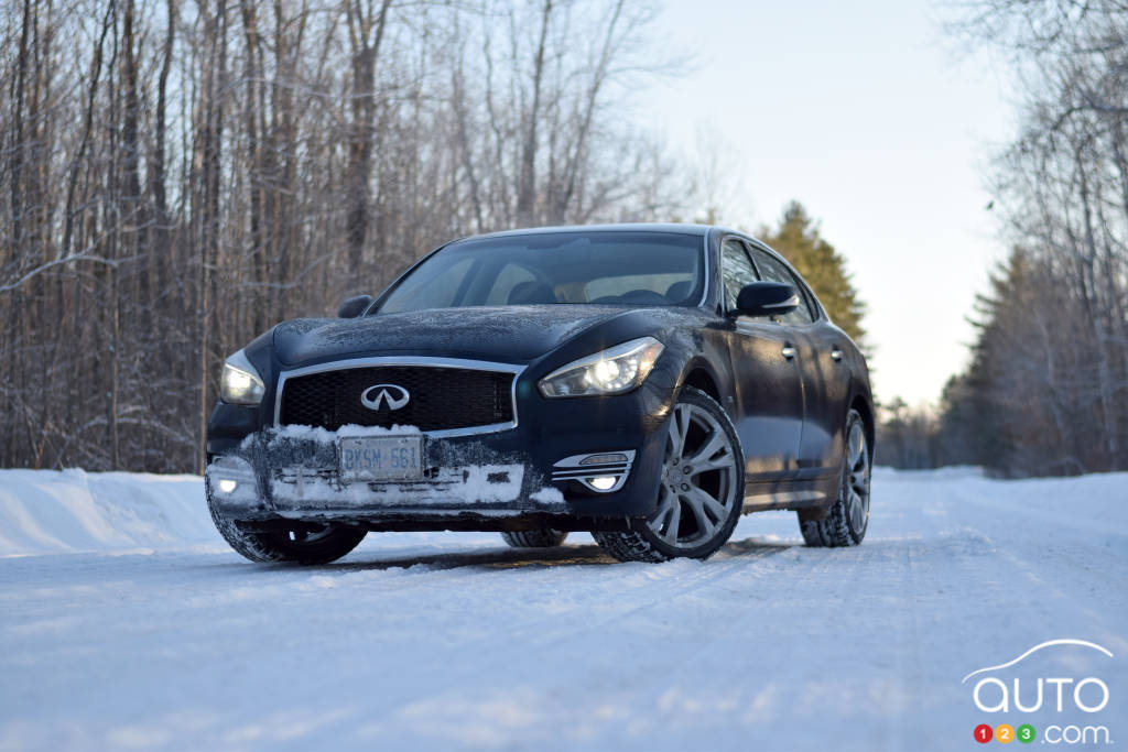 2015 Infiniti Q70L 5.6 Review