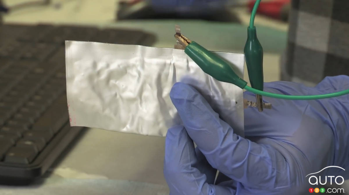 Aluminum-graphite batteries that charge in a few minutes