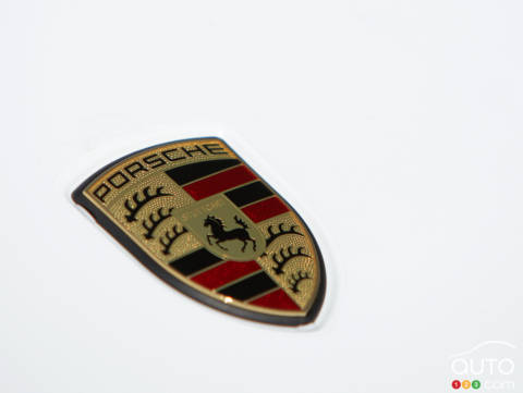 Porsche may launch electric and fuel-cell sedans by 2018