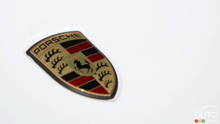 Porsche may launch electric and fuel-cell sedans by 2018