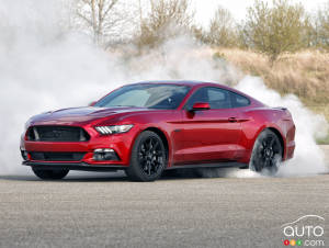 2016 Ford Mustang GT gets hood vent turn signals