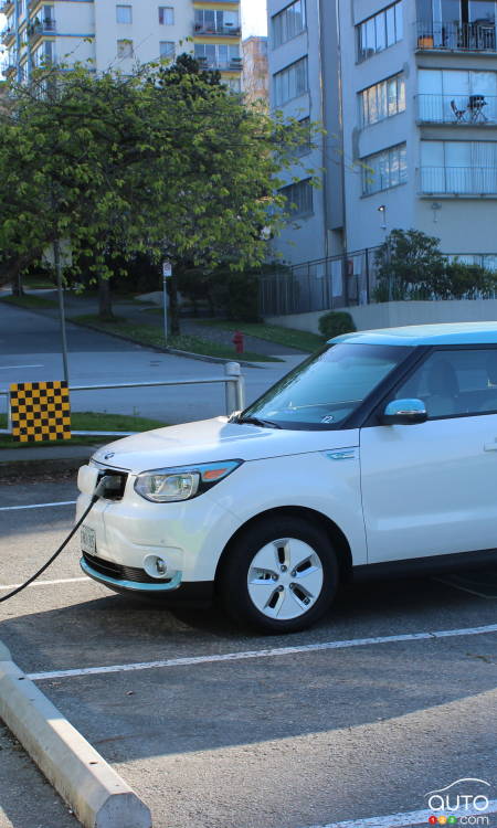 2015 Kia Soul EV Luxury Review