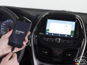 Android Auto et Apple CarPlay arrivent chez GM
