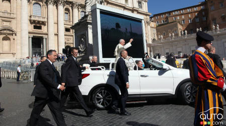 Topless Hyundai Santa Fe becomes newest Popemobile