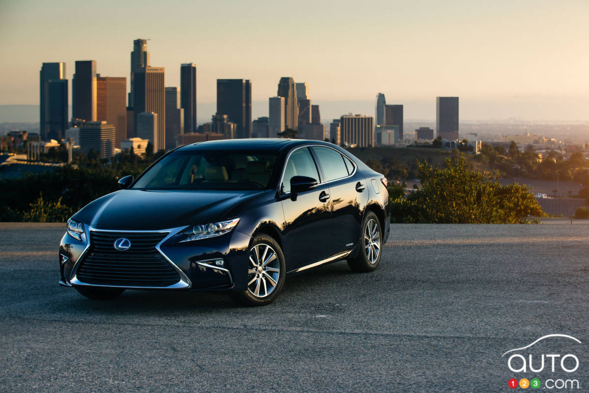 New 2016 Lexus ES 300h offers more luxury to North American customers