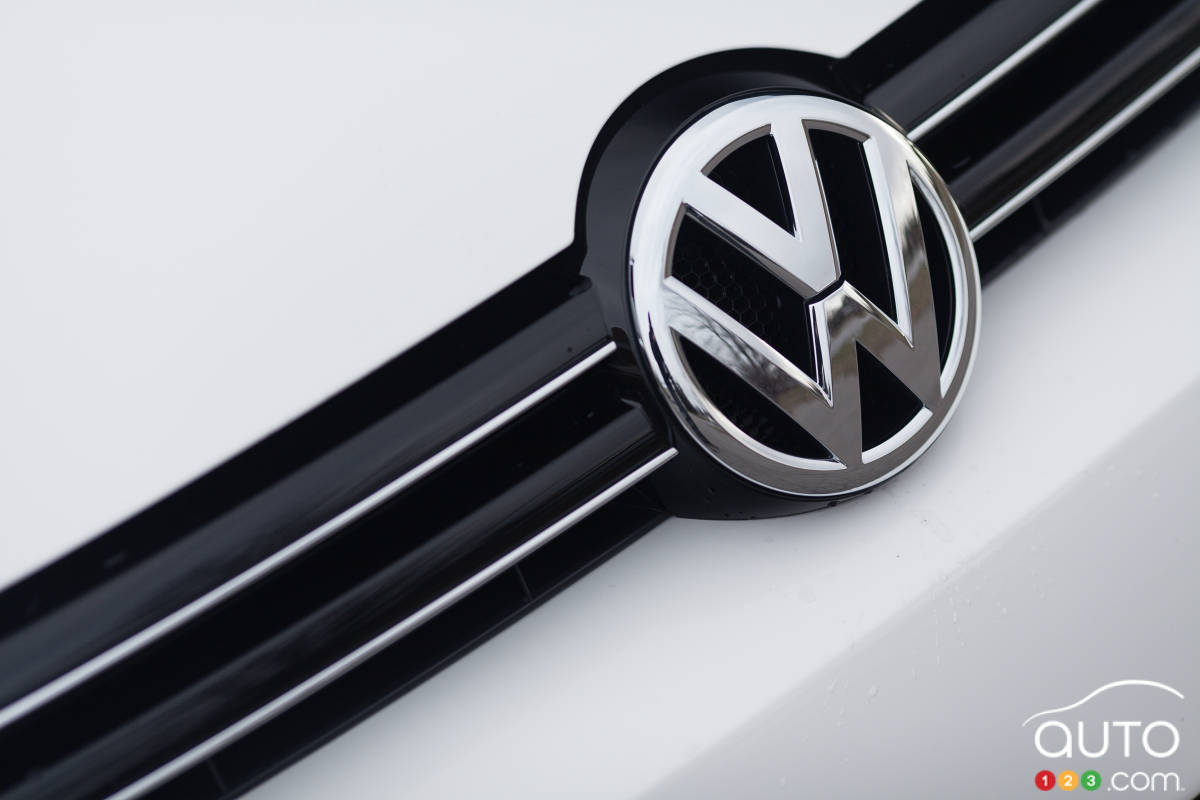 Volkswagen outsold Toyota in first half of 2015, grabs No. 1 spot