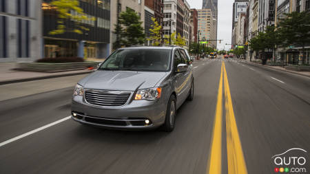 2017 Chrysler Town & Country to get new features