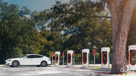 Maintenant plus de 500 superchargeurs pour Tesla