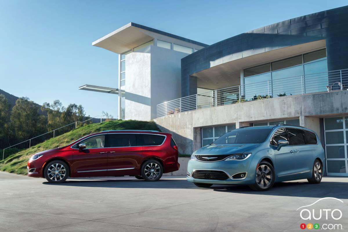 Detroit 2016: Bye bye Chrysler Town & Country, hello Pacifica!