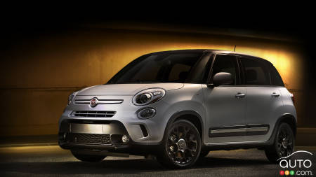 La Fiat 500L du pape François sera vendue aux enchères à Philadelphie