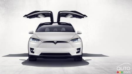 Tesla poursuit Hoerbiger, fabricant des portes faucon du Model X