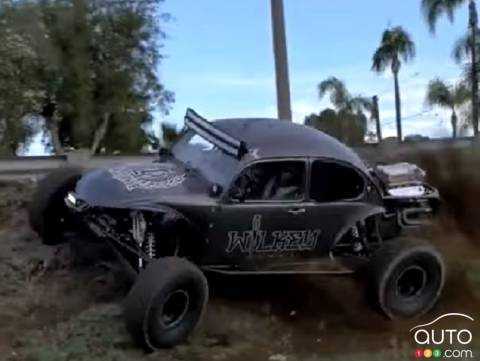 Heavily tuned Volkswagen Beetle terrorizes San Diego streets