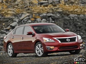 870,000 Nissan Altimas with faulty hood latch recalled