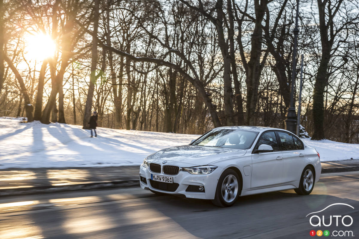 BMW introduces 225xe and 330xe plug-in hybrids