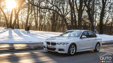 Les BMW 225xe et 330xe hybrides enfichables dévoilées