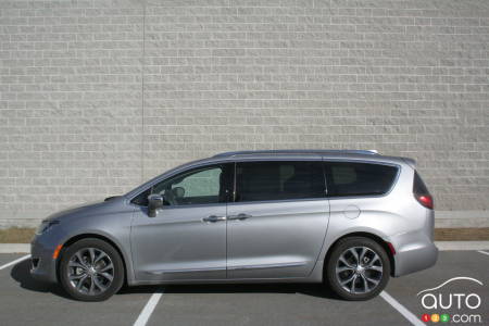 2017 Chrysler Pacifica Limited Review