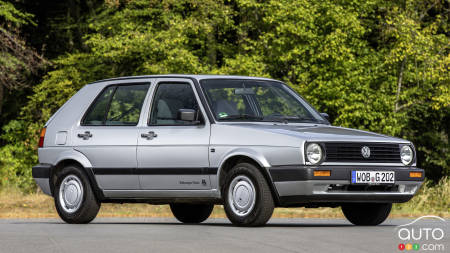 Volkswagen Golf soon to be updated; countdown begins