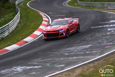 La Chevrolet Camaro ZL1 2017 détruit le Nürburgring (vidéo)