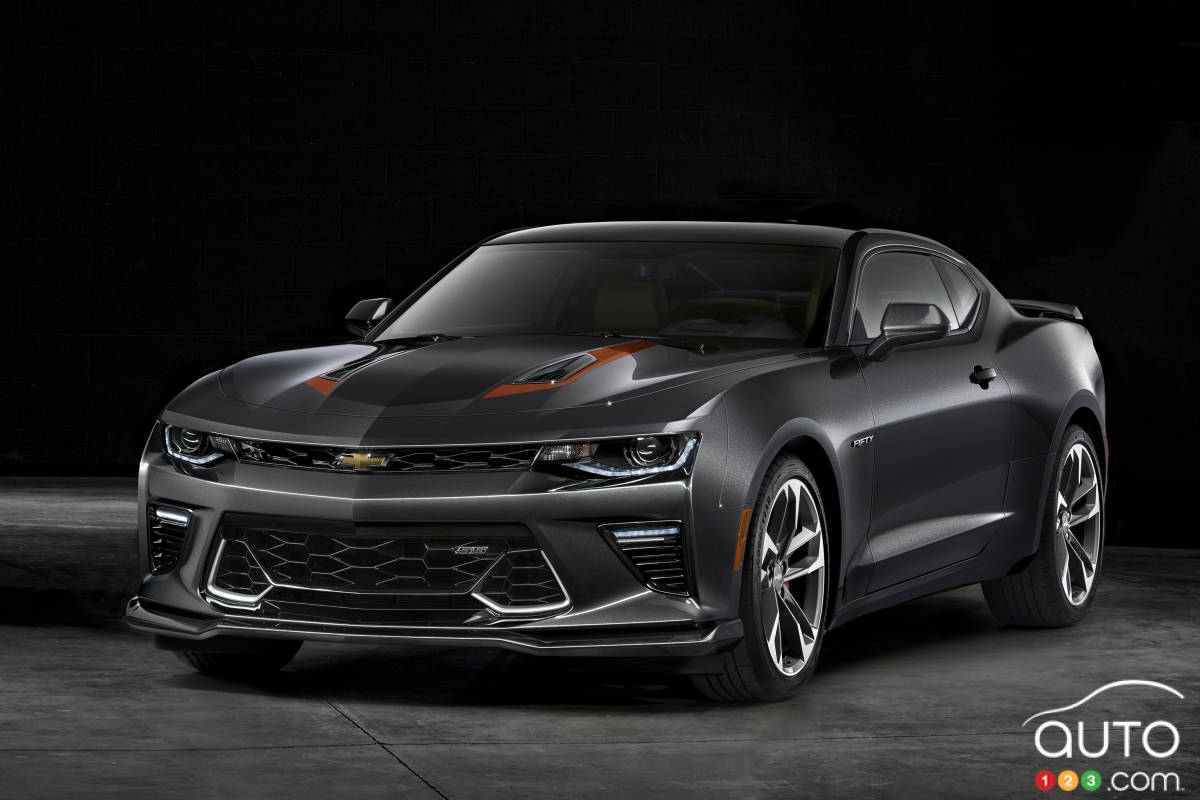 Chevy Camaro SS 50th Anniversary Edition given to World Series MVP