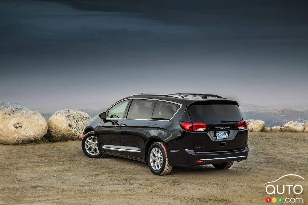 La Chrysler Pacifica Named Best Minivan… Once More!
