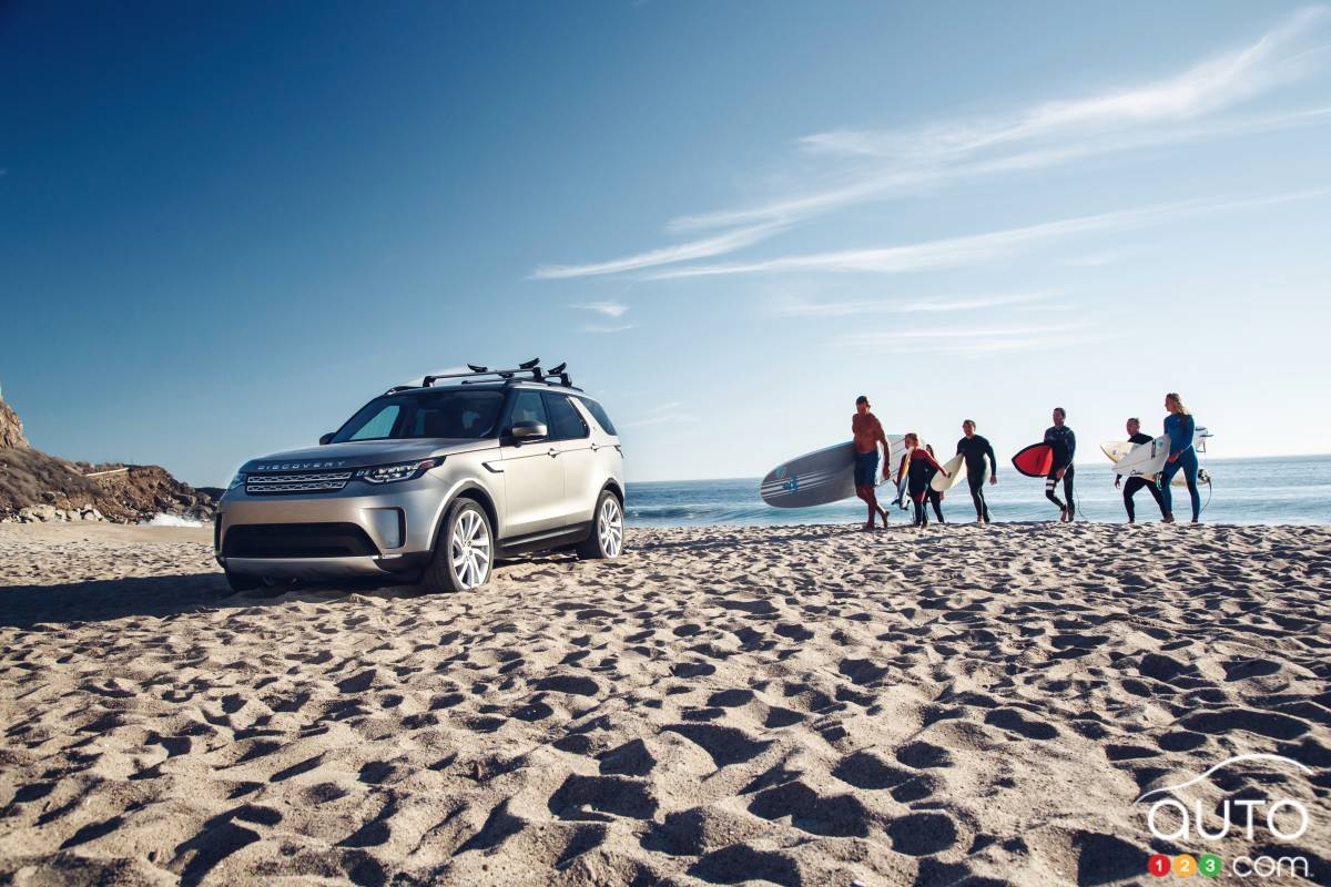Los Angeles 2016: All-new Land Rover Discovery goes surfing (video)